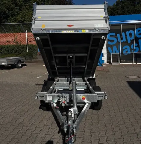 Nr. 8 - elektrischer 3 Seiten Kipper - Leergewicht: 700kg - L 2,56m x B 1,65m x H 1,65cm